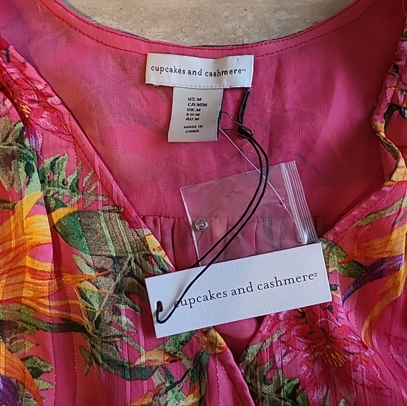 Cupcakes & Cashmere Pink Floral Faux Wrap Side Tie Sleeveless Blouse SZ M NWT - Picture 8 of 11